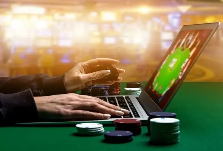 Pokerturneringer på nett: formater og strategier som gir resultater